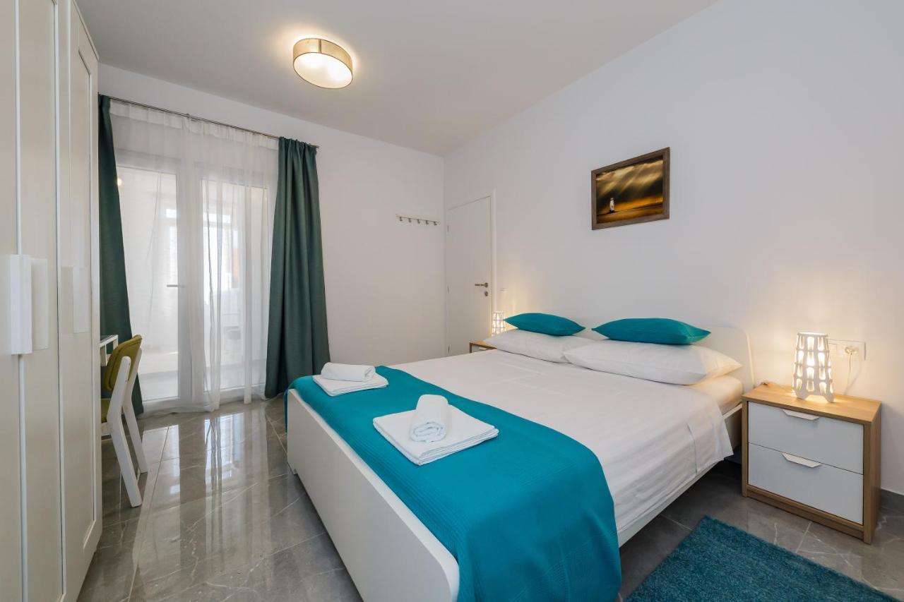 Apartmani Ujakovic Kaštela Kültér fotó