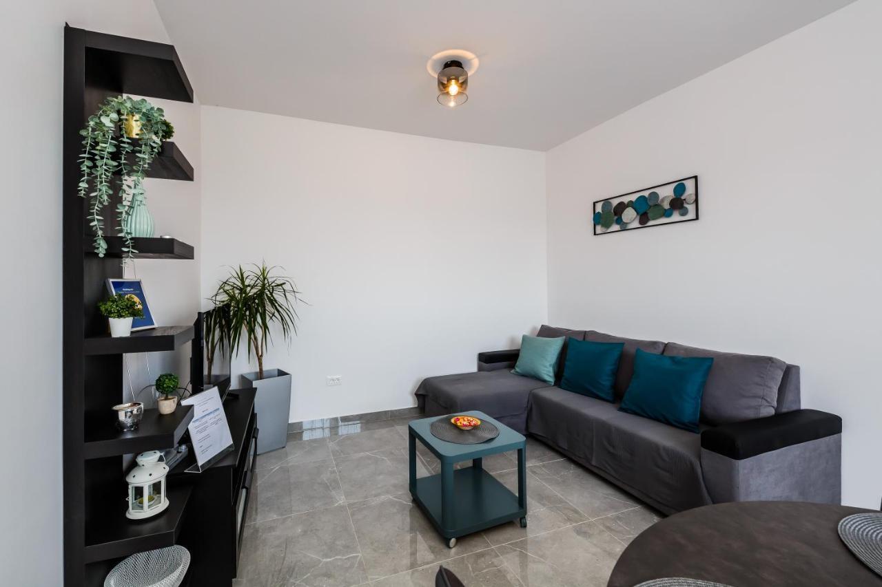Apartmani Ujakovic Kaštela Kültér fotó
