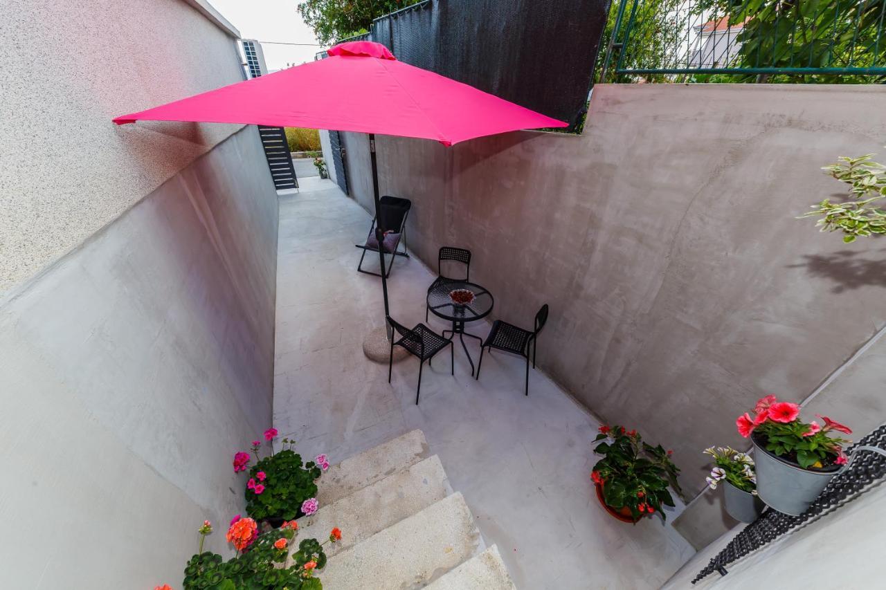 Apartmani Ujakovic Kaštela Kültér fotó