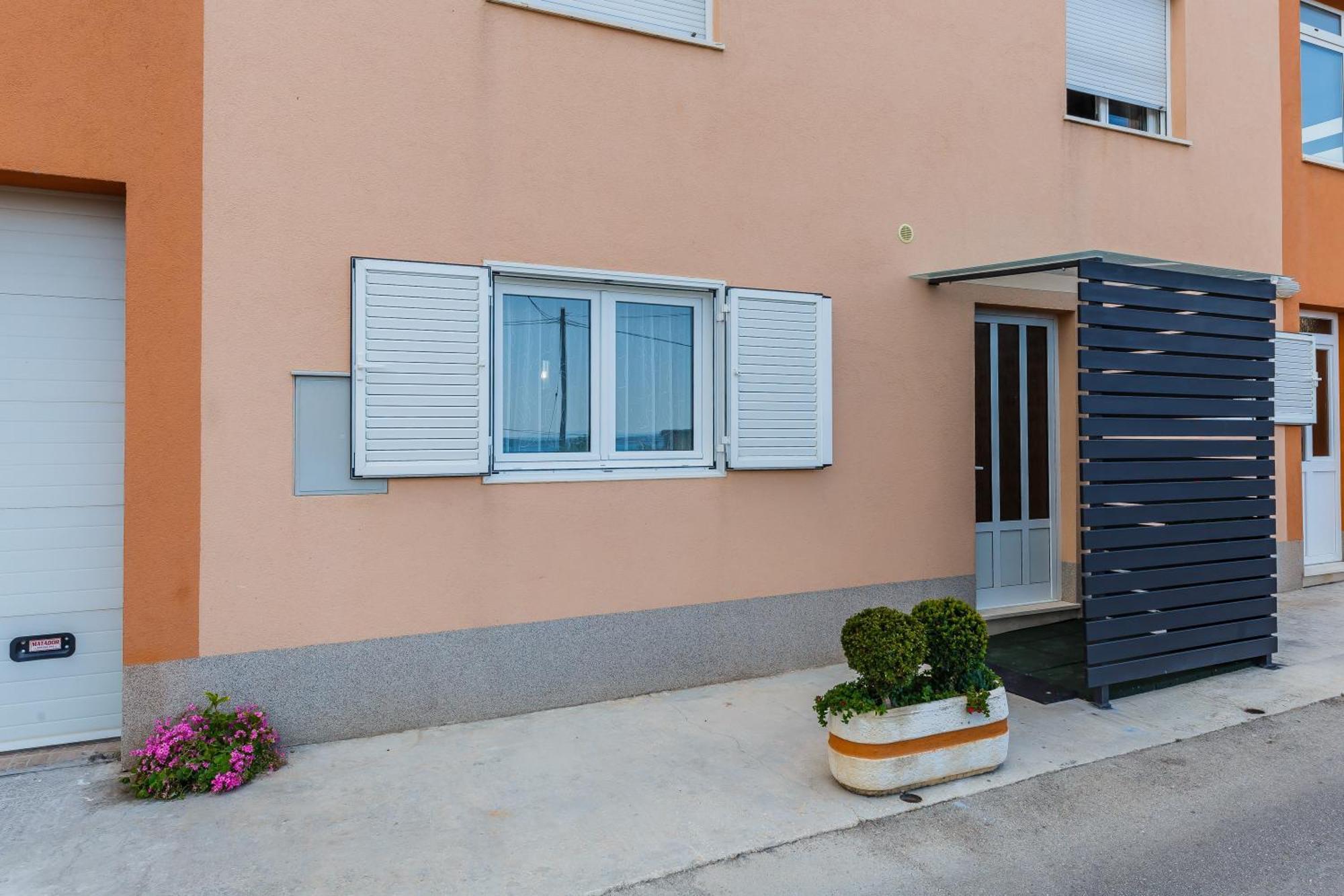 Apartmani Ujakovic Kaštela Kültér fotó