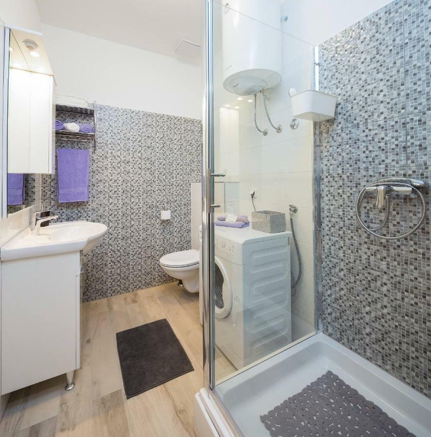 Apartmani Ujakovic Kaštela Kültér fotó
