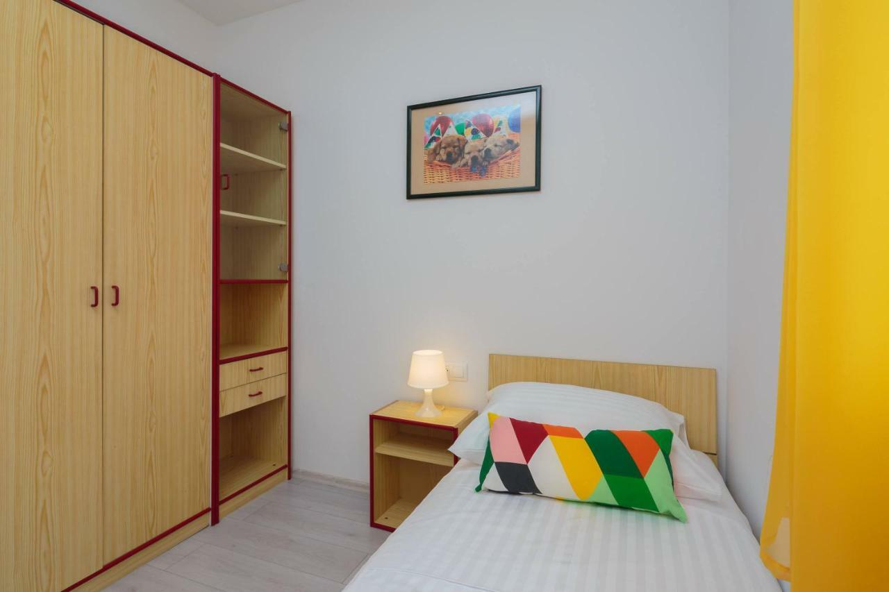 Apartmani Ujakovic Kaštela Kültér fotó