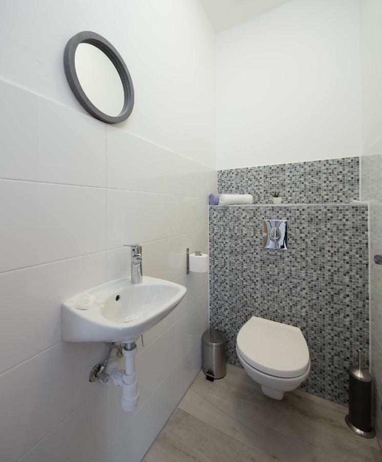 Apartmani Ujakovic Kaštela Kültér fotó