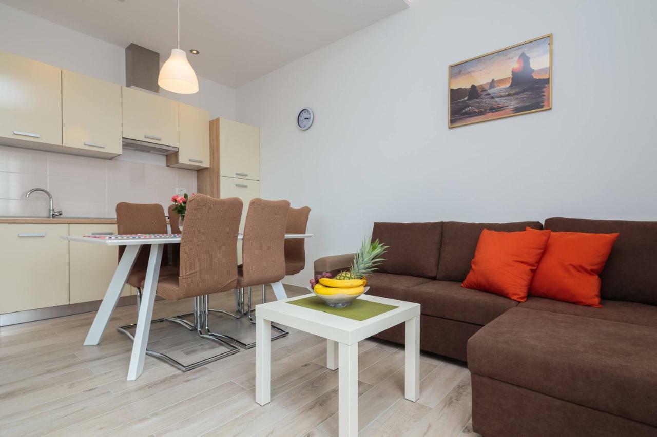 Apartmani Ujakovic Kaštela Kültér fotó